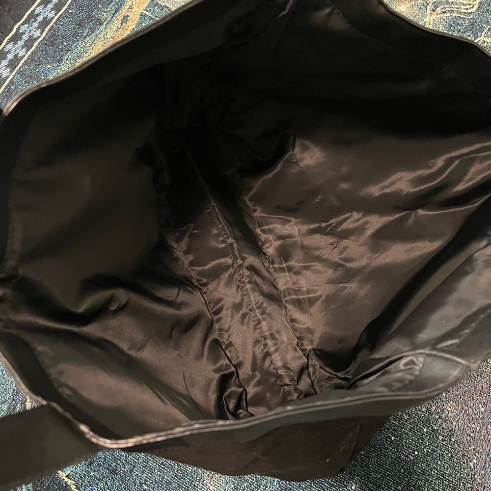 Victoria’s Secret Black & Gold Travel Tote Duffel Bag OSFA Travel Weekender Chic - Picture 7 of 9